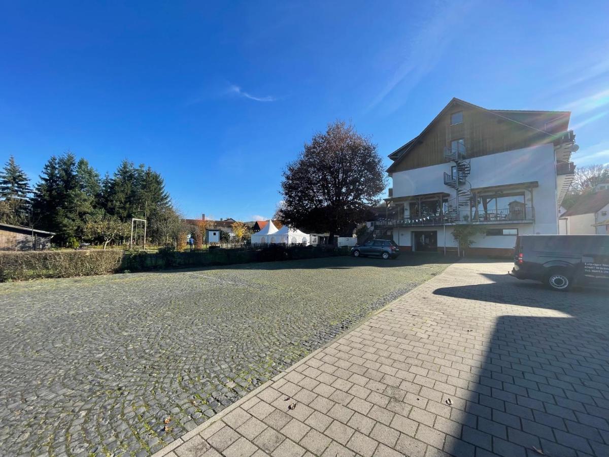 Landgasthof 'Zur Quelle' Wächtersbach Exterior foto